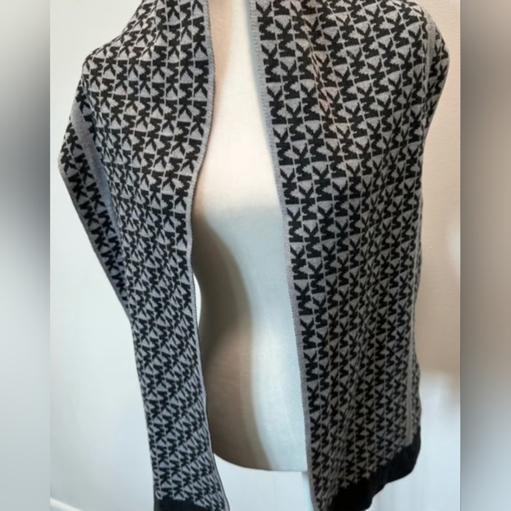Michael Kors Gray Patterned Scarf - Picture 4 of 5